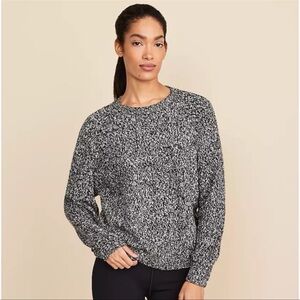 Loft knit sweater black and white